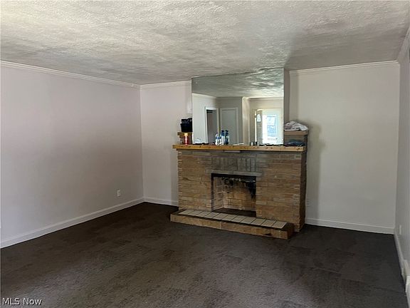 2nd image of 1313 Riverview St