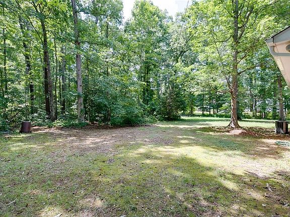 4th image of 11201 Locust Dale Ln