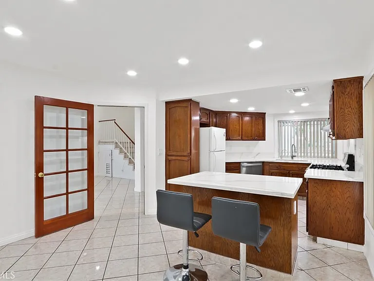 5965 Stafford Ave — Photo 3