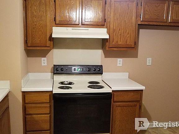 4th image of 1613 Veanna Dr