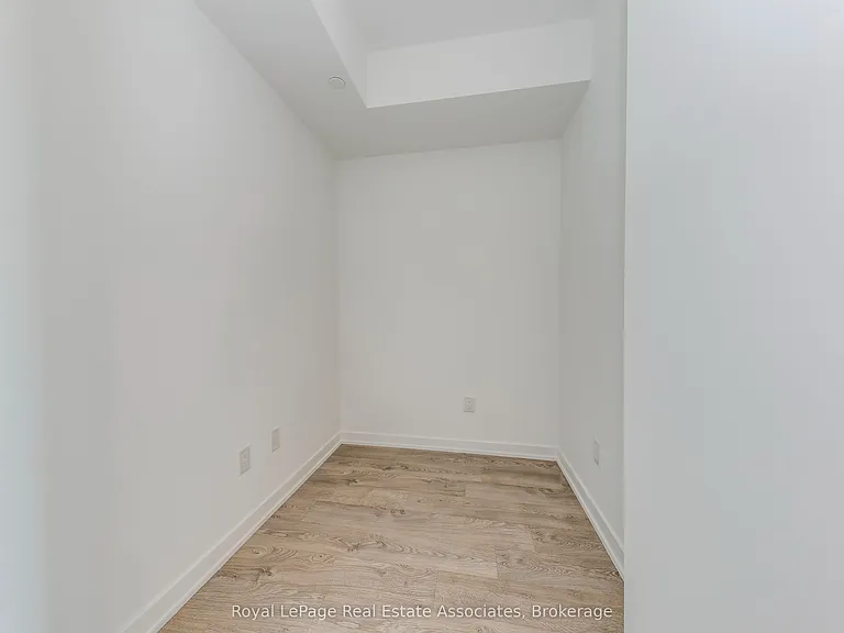 220 Missinnihe Way #806 — Photo 12