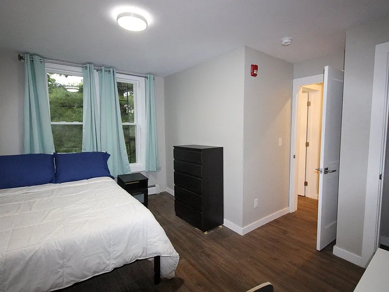 522 Stewart Ave — Photo 256