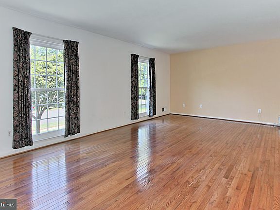 3rd image of 4911 King David Blvd