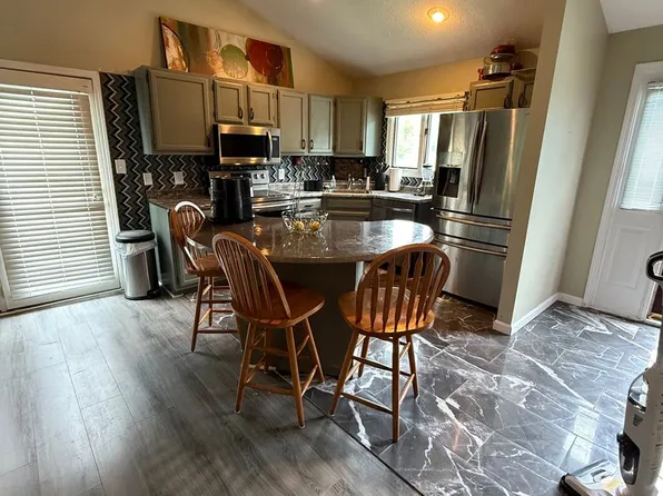 9431 S Pointe Retreat Dr #80, Bloomington, IN 47401