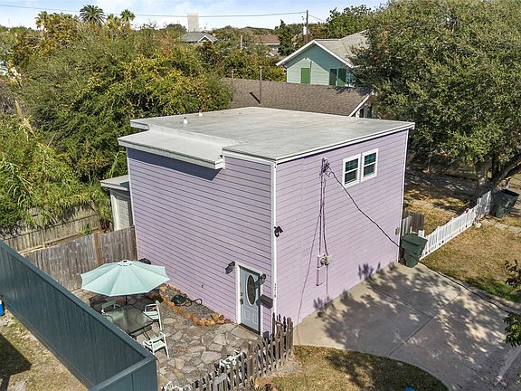 3rd image of 3218 Avenue Q 1/2