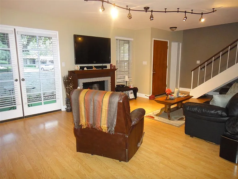 1651 S Juniper St #122 — Photo 8