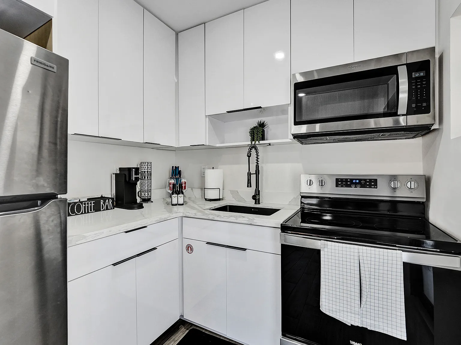 1 bed, $2,500 — Photo 3