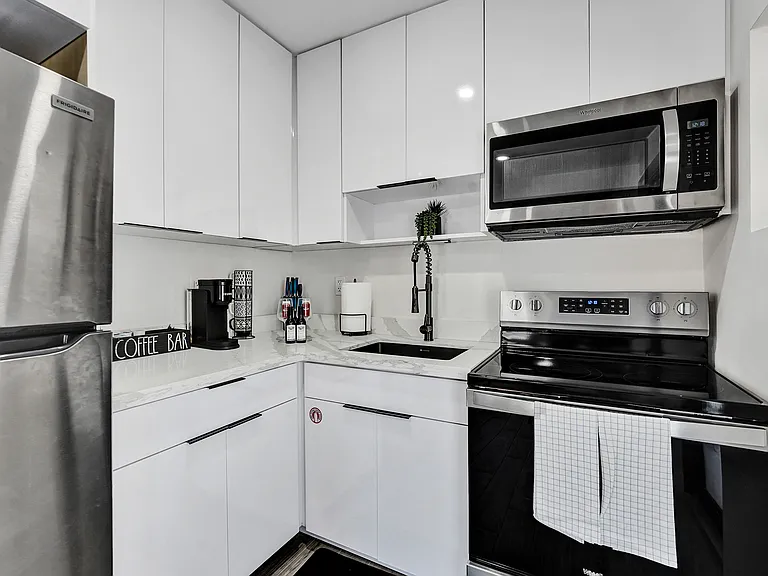 1405 N Andrews Ave #1 — Photo 3