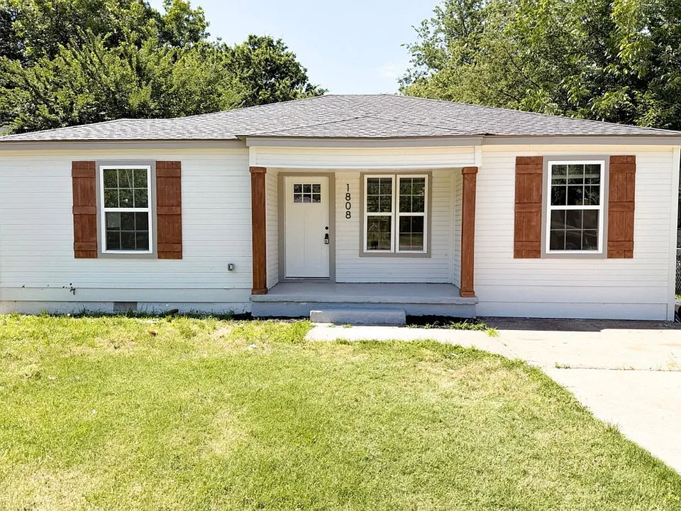 1808 NW Kingsbury Ave