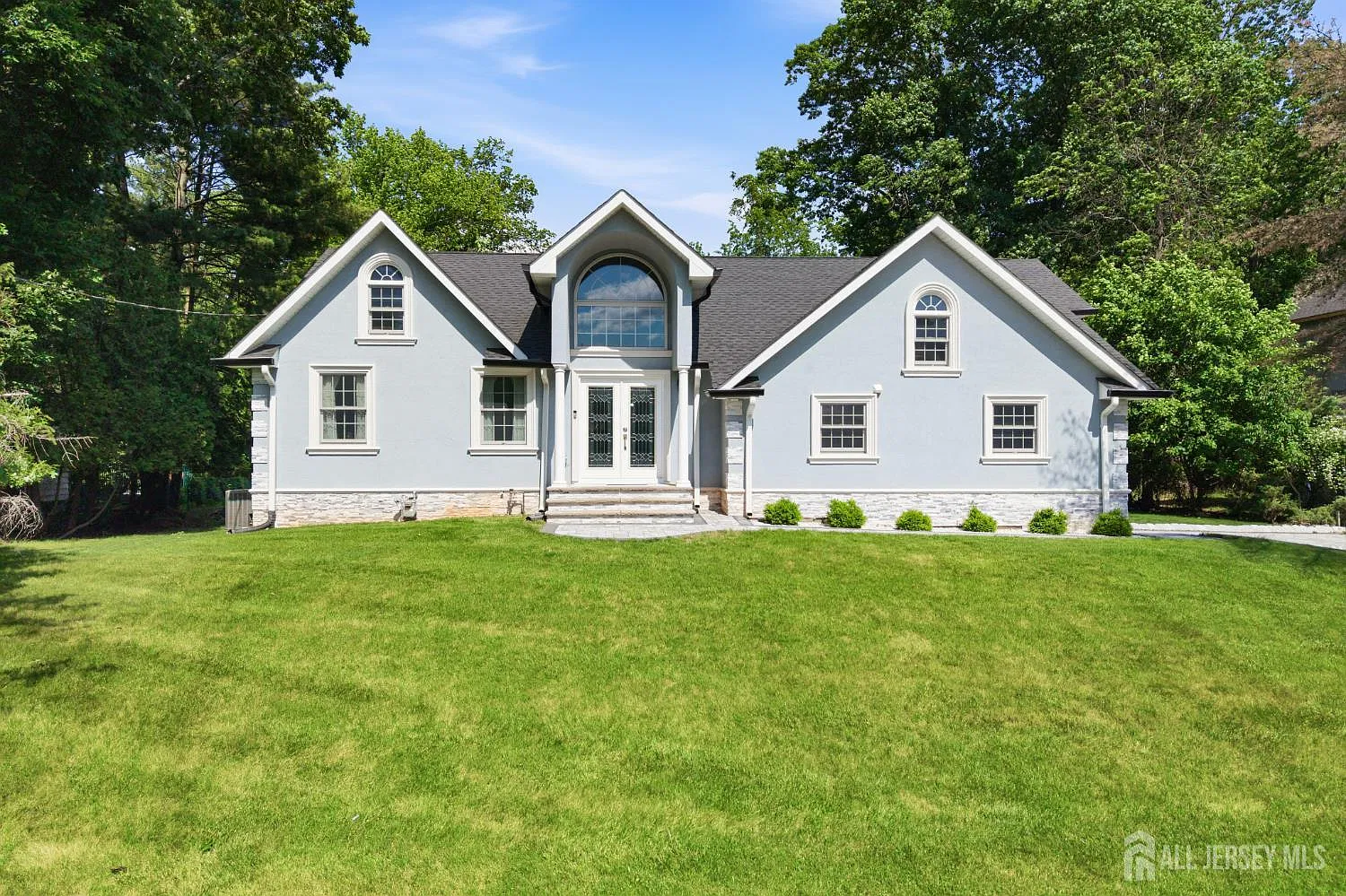 4 bed, 3.5 bath, 2618 sqft, $5,500 — Photo 1