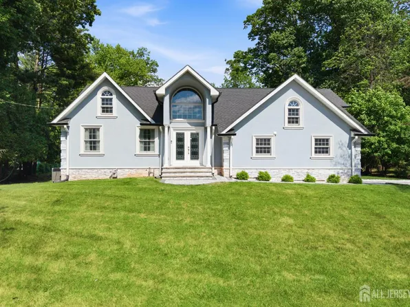 6 Whitewood Rd, Edison, NJ 08820