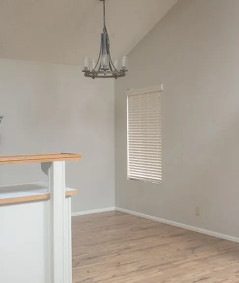 525 Oak St — Photo 6