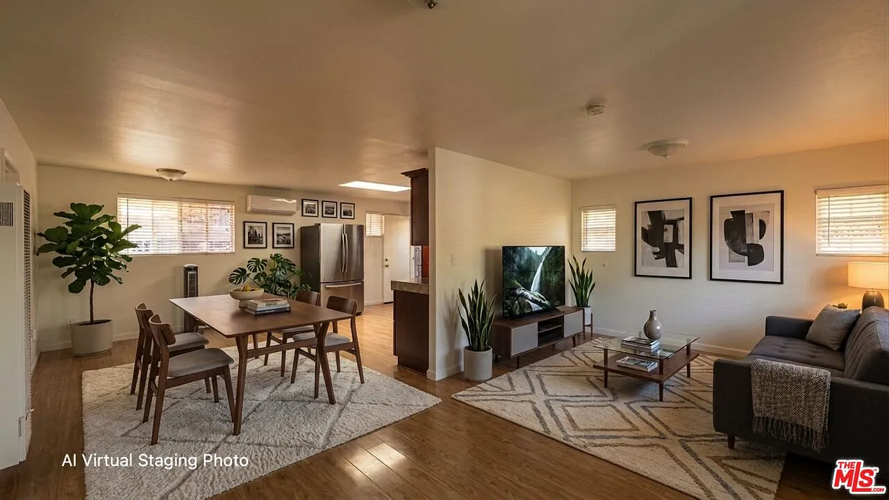 2 bed, 1.0 bath, 900 sqft, $2,100 — Photo 2