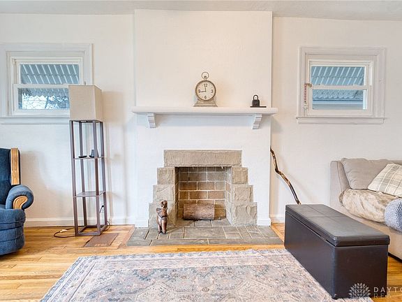 5th image of 1035 Chelsea Ave