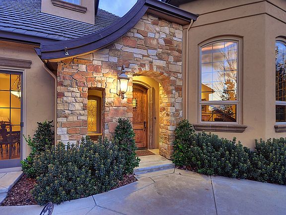 3rd image of 3961 Errante Dr