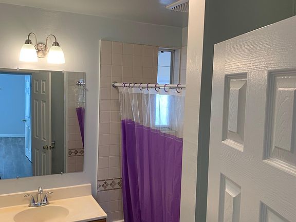 5th image of 135 Clogston Dr