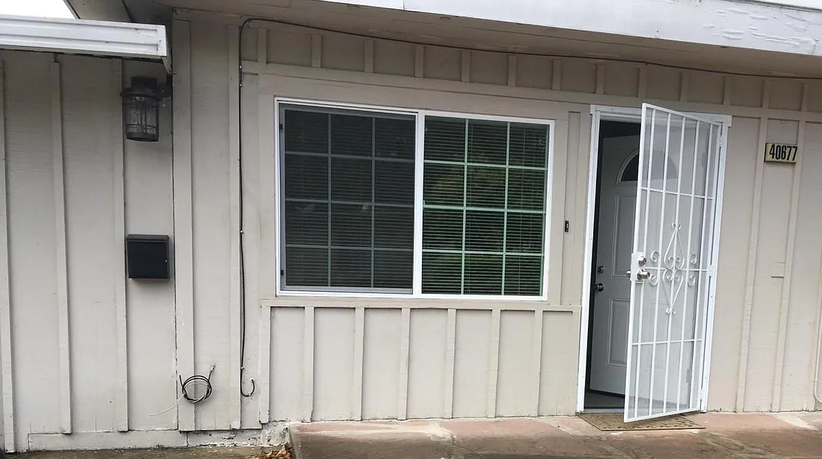 Building Photo - 40677 Max Dr