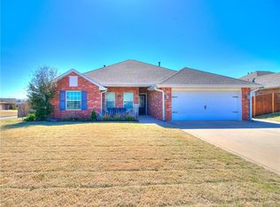 2300 Crooked Oak Ct, Shawnee, OK 74804