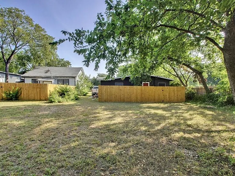 611 Nelray Blvd #A — Photo 49