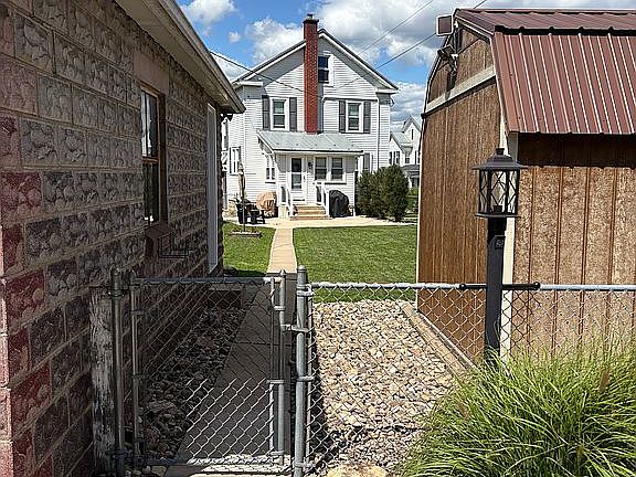 Rear gate entry 