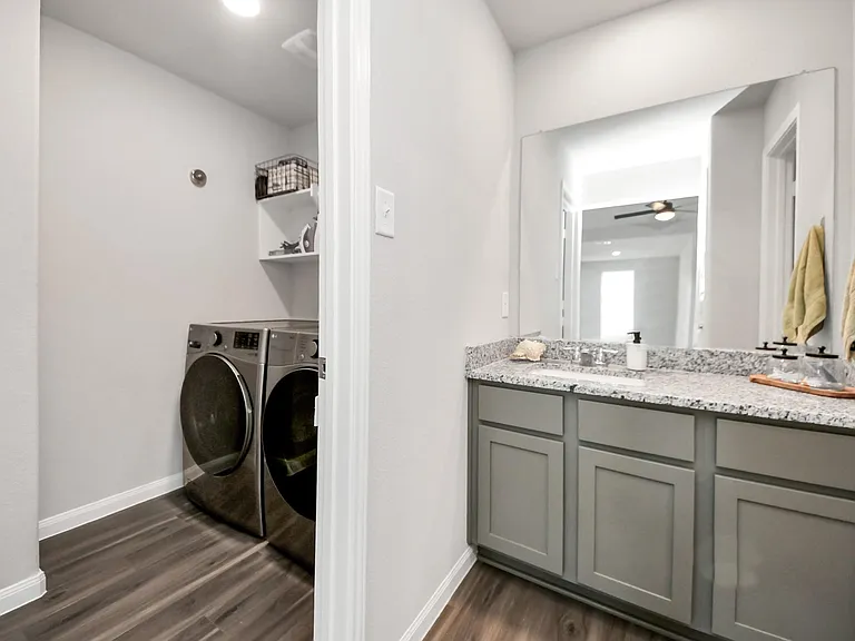 2473 Carp Dr — Photo 33