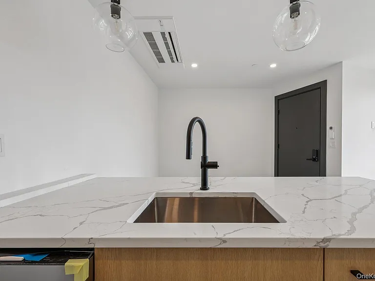 325 Manville #201 — Photo 10