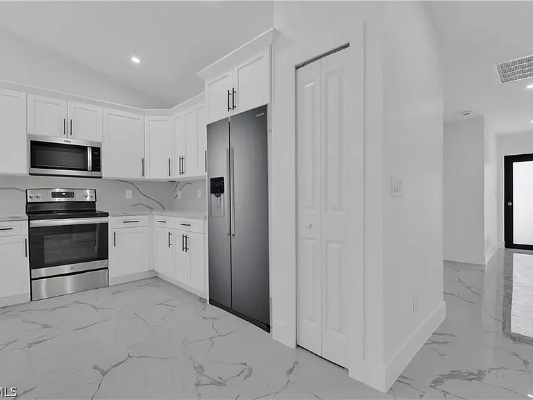 4921 Leonard Blvd S — Photo 7