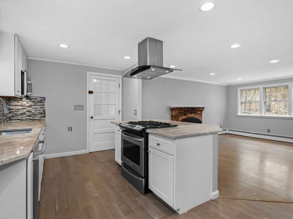 346 Long Hill Rd, Bolton, MA 01740
