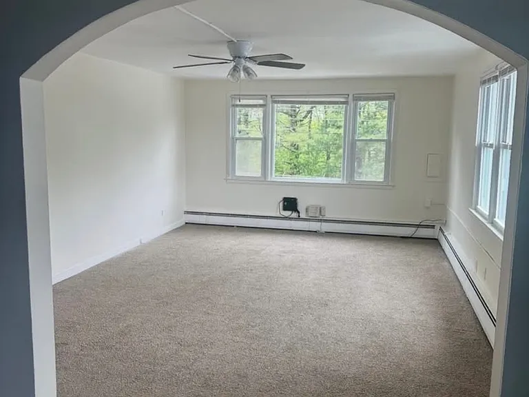 210 Jerseyville Ave — Photo 2