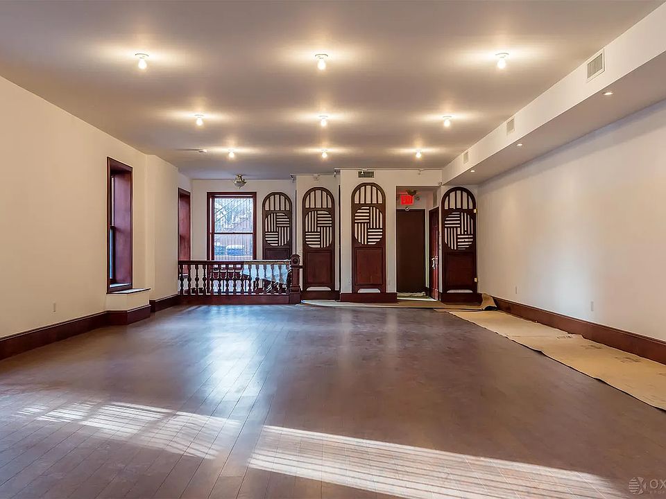 1st image of 241 Lenox Ave APT 1