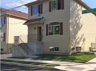2 Reynolds St, Staten Island, NY 10305