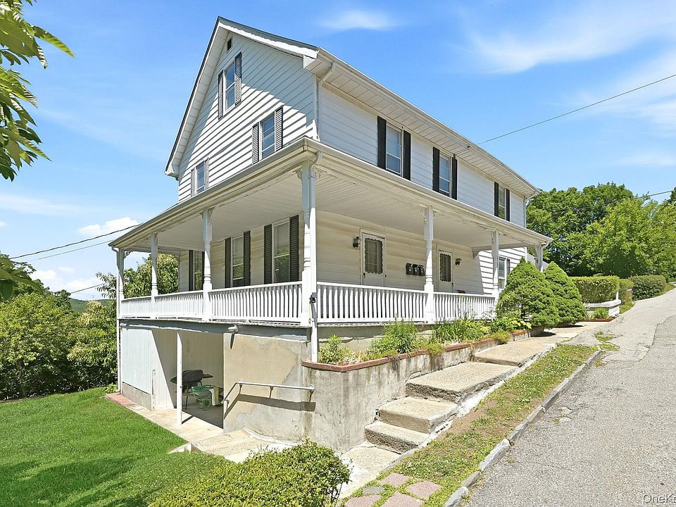 1st image of 800 Oakwood Drive
