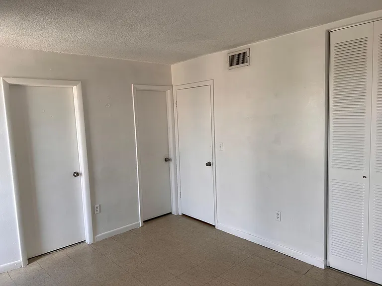 2385 NW 11th St #31A — Photo 10