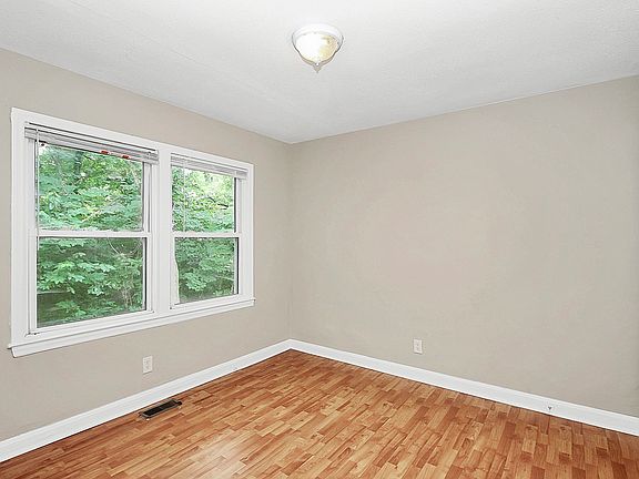 5th image of 2401 Celia Ave APT 2