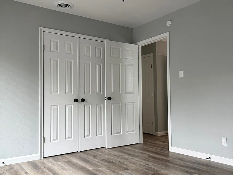12 Pershing Dr — Photo 11