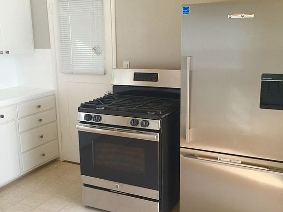 4th image of 1025 Laurel St APT 02