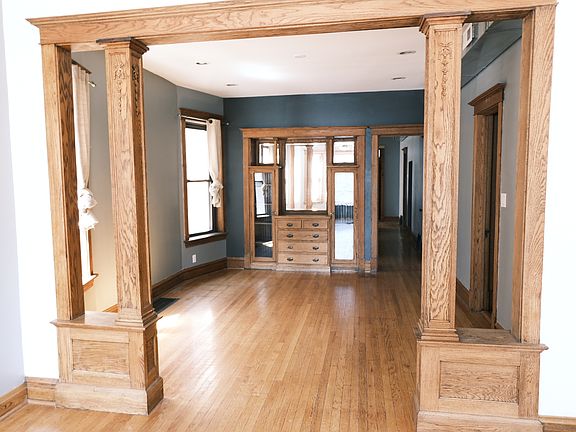 3rd image of 2432 N Rockwell St #1
