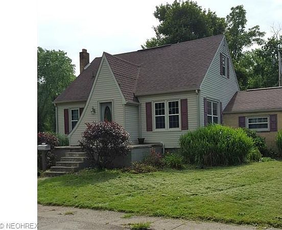 1st image of 307 Oak St