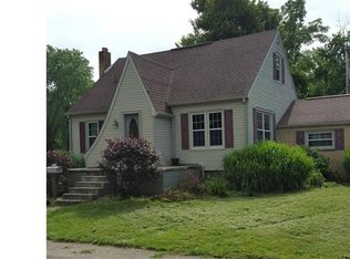 307 Oak St, Uhrichsville, OH 44683