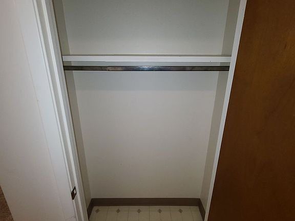 4th image of 600 3rd St APT 1