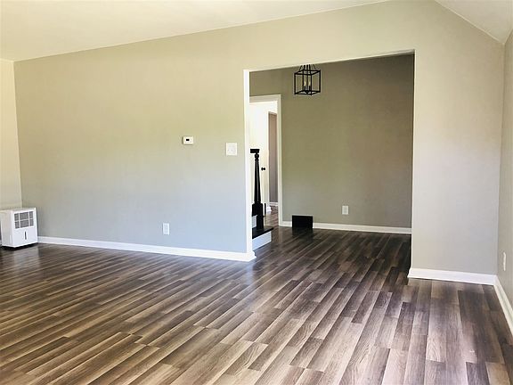 5th image of 1018 Highview Ave