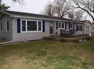 46835 265th St, Sioux Falls, SD 57106