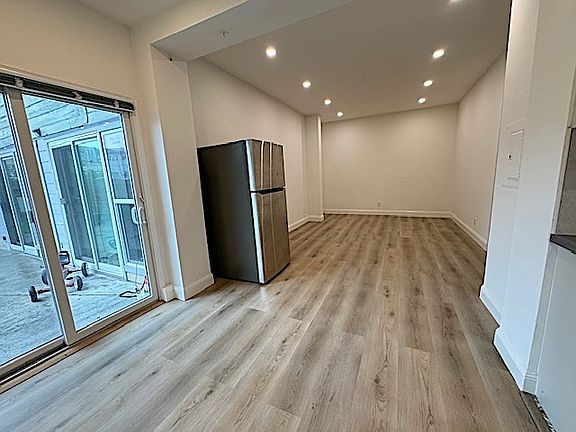 2nd image of 61 Onondaga Ave #2
