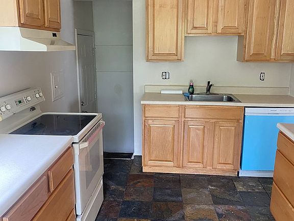 5th image of 15565 Pomona Dr
