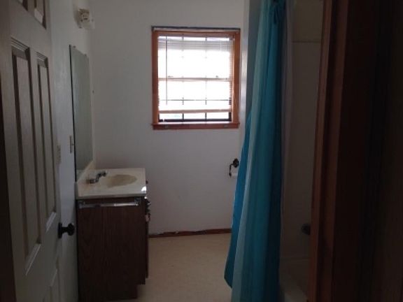 5th image of 8255 Buttercup Ave
