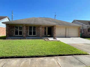 1916 Sugarloaf Dr, Harvey, LA 70058
