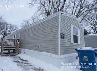 34 Imperial Valley Dr, Springfield, IL 62702