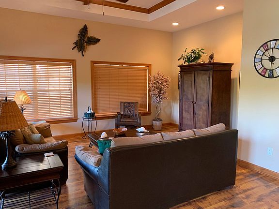 5th image of 305 Storter Ave N #321
