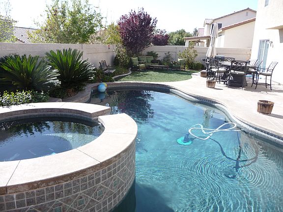 Pool - raised Spa-landscape