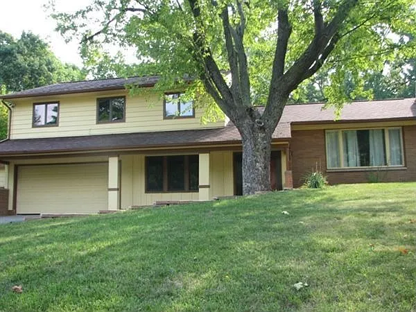 4425 Bronson Blvd photo 1